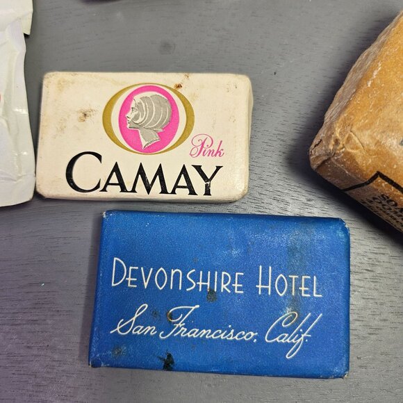Vintage Soap & Tissue Collection With Camay & Doeskin - Picture 4 of 10
